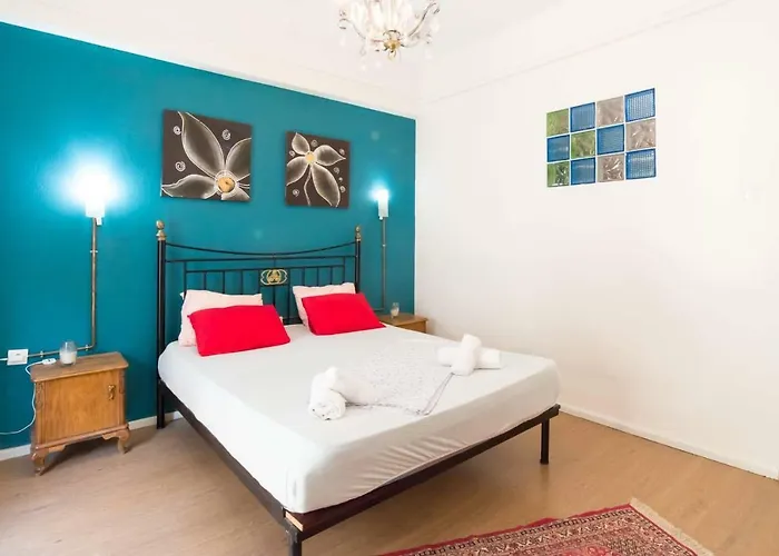 Art Deco Downtown Apartment